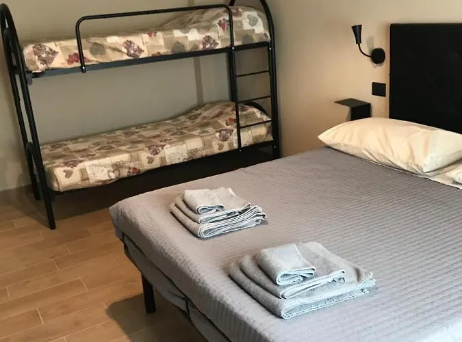 Riva Reno 4 게스트하우스 3*