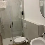 Riva Reno 4 בית הארחה 3*