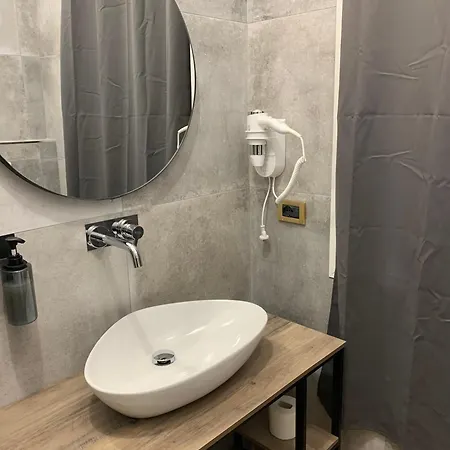 Riva Reno 4 Guest house
