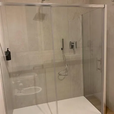 Riva Reno 4 Guest house
